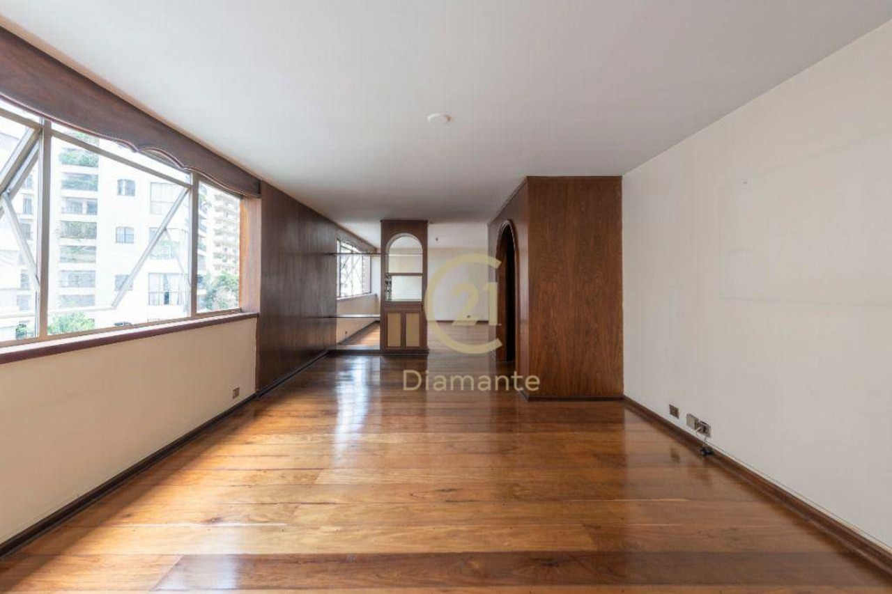 Apartamento com 3 quartos à venda, 182m² em Jardim América, São Paulo, SP