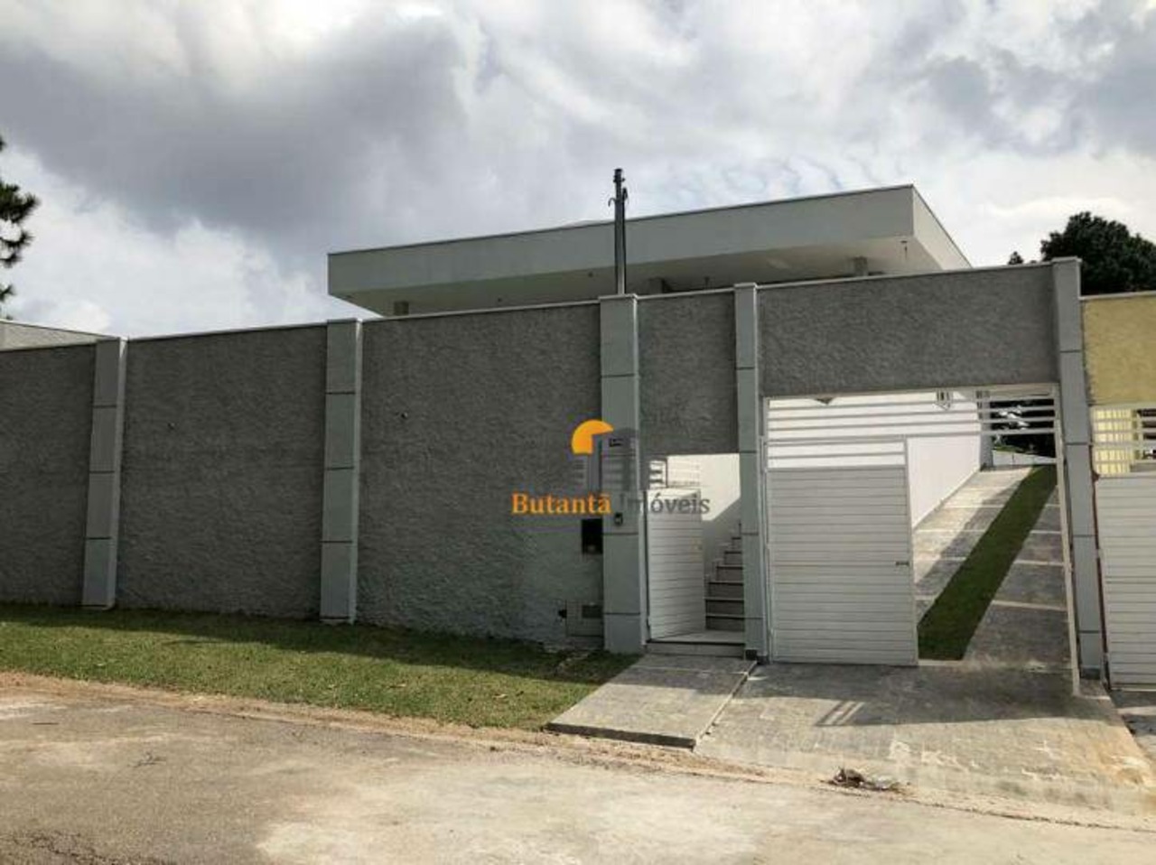 Casa com 3 quartos à venda, 160m² em Chácara São João, Carapicuíba, SP