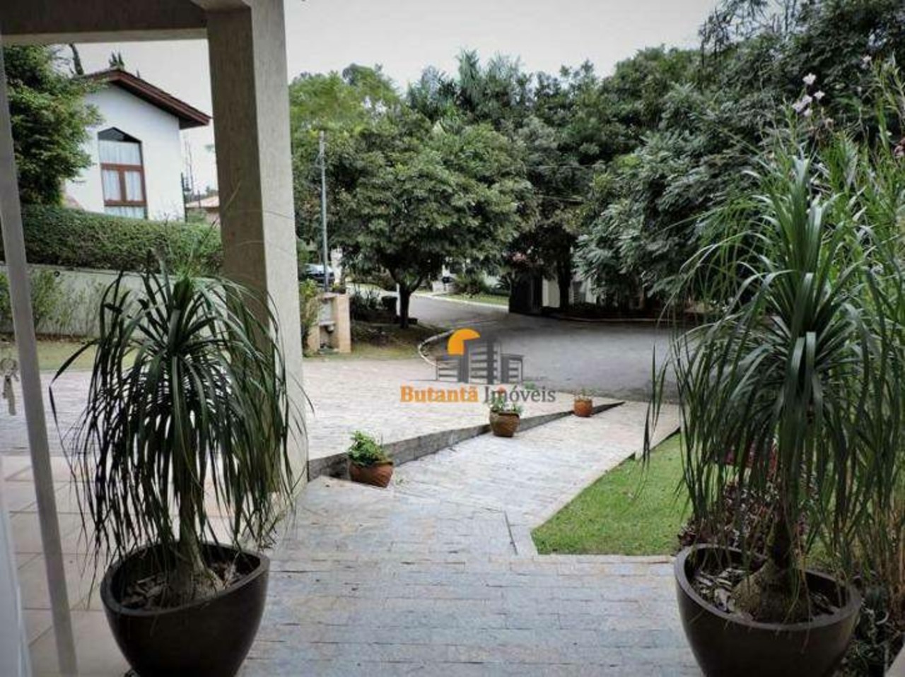 Casa com 3 quartos à venda, 350m² em Alameda Mário Quintana, Moinho Velho, Cotia, SP