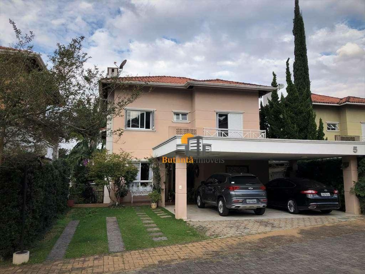 Casa com 4 quartos à venda, 267m² em Cotia, SP