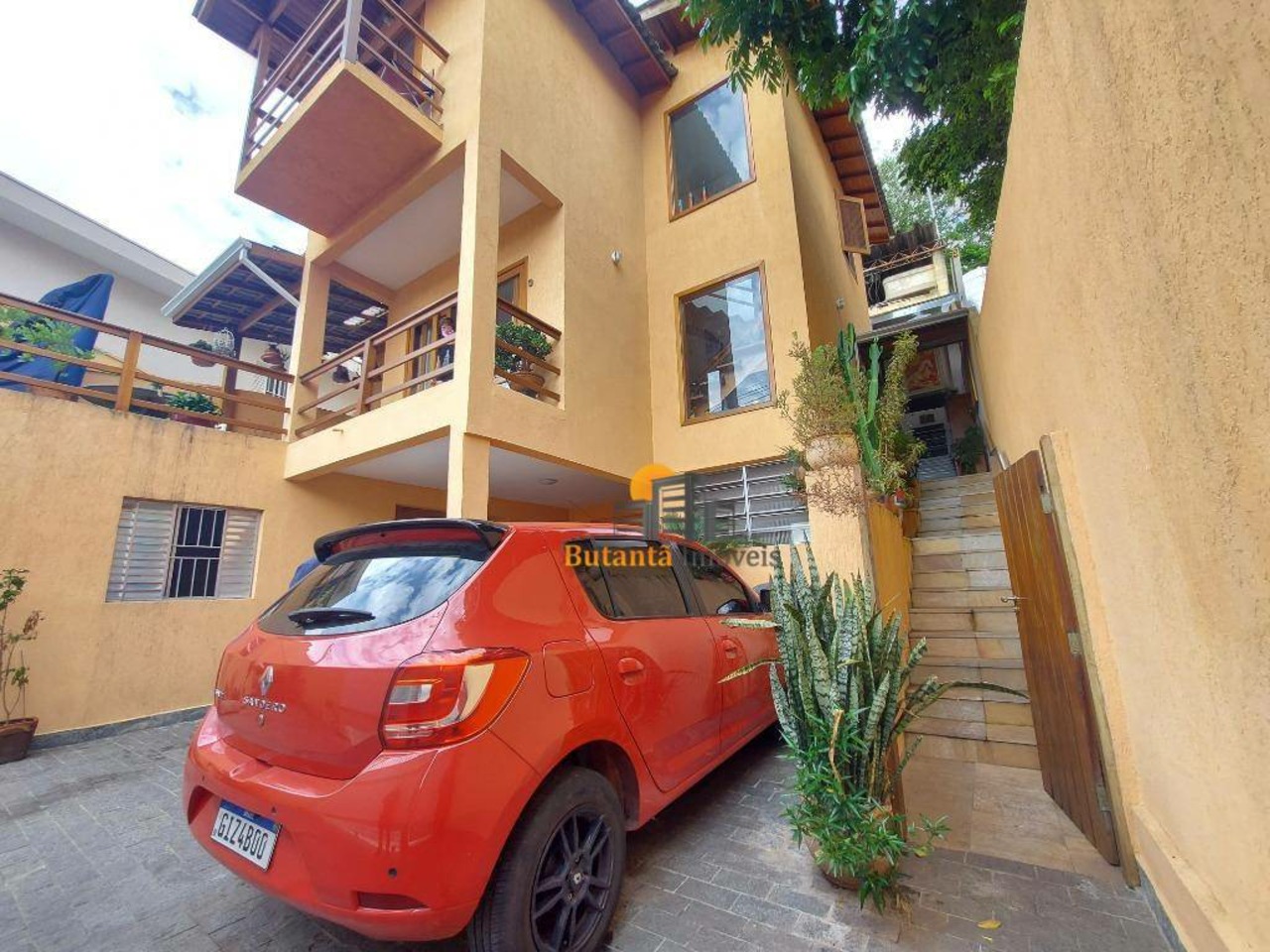 Casa com 3 quartos à venda, 210m² em Rua Sílvio Geraldo Gomes Cardim, Jardim Odete, São Paulo, SP