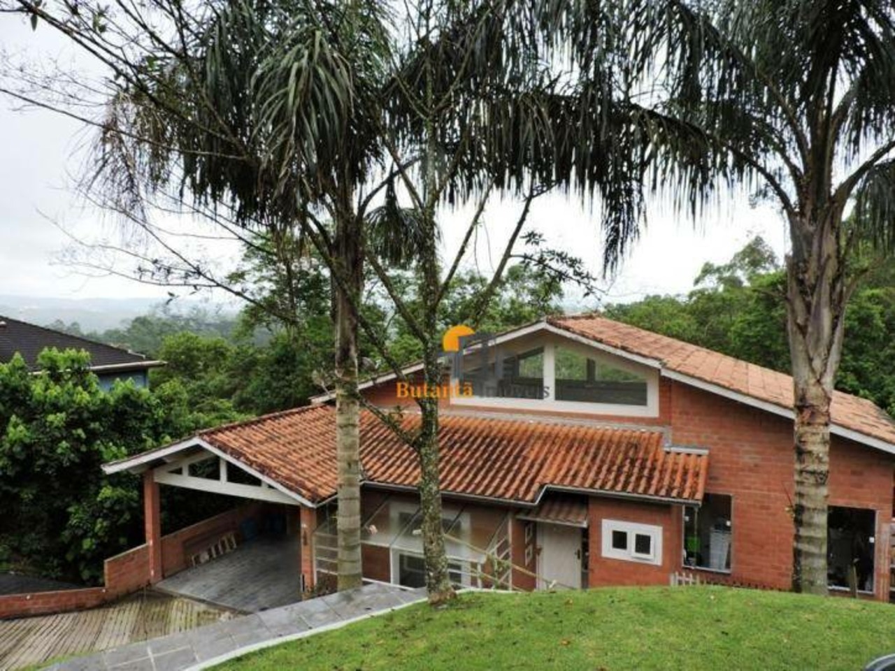 Casa de Condomínio com 4 quartos à venda, 205m² em Embu das Artes, SP