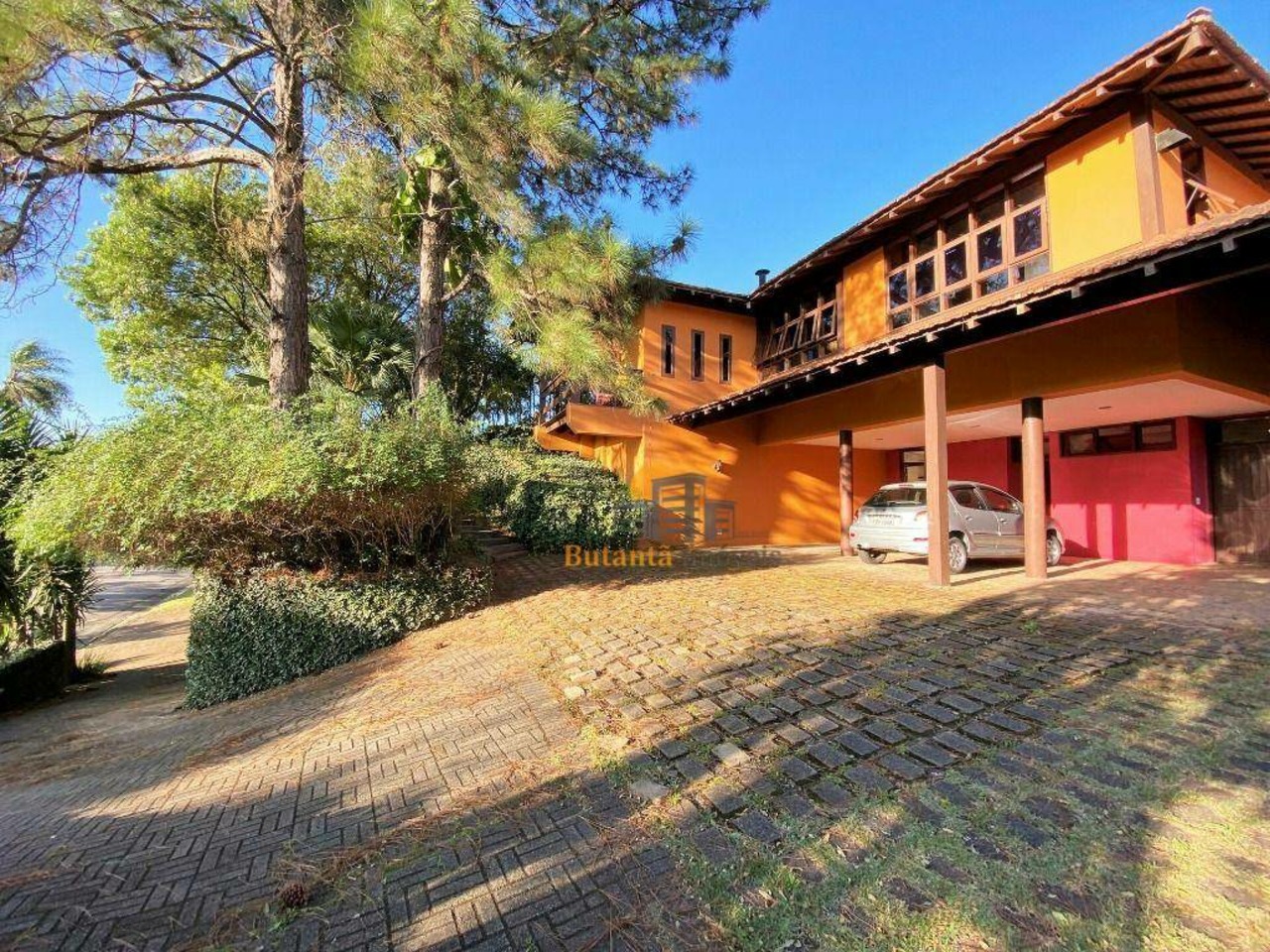 Casa de Condomínio com 3 quartos à venda, 500m² em Parque Dom Henrique, Cotia, SP