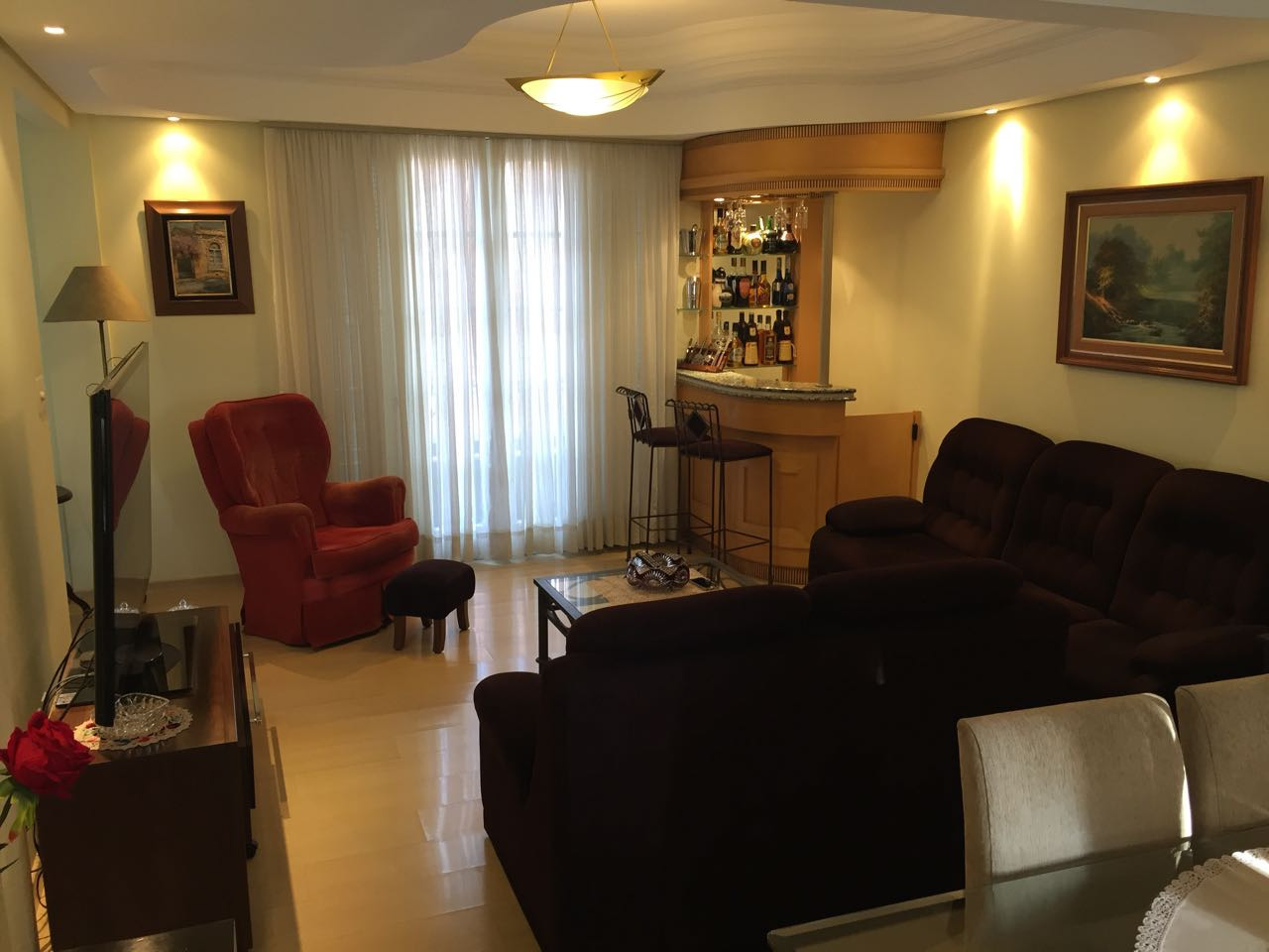 Apartamento com 3 quartos para alugar, 130m² em Independência, Porto Alegre, RS