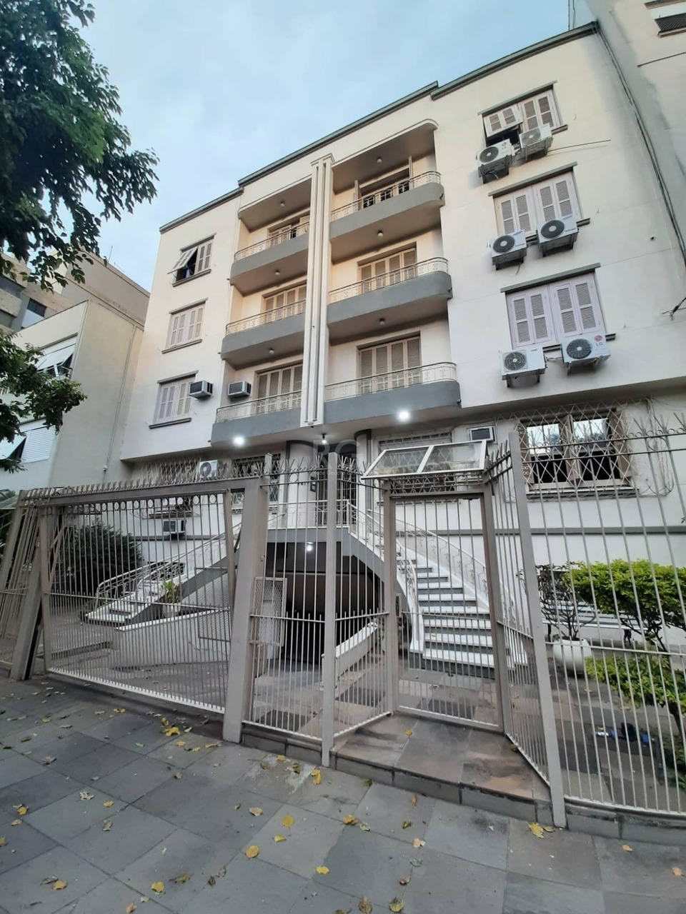 Apartamento com 2 quartos à venda, 51m² em Santana, Porto Alegre, RS