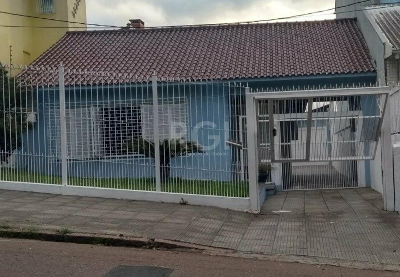 Casa com 3 quartos à venda, 250m² em Medianeira, Porto Alegre, RS