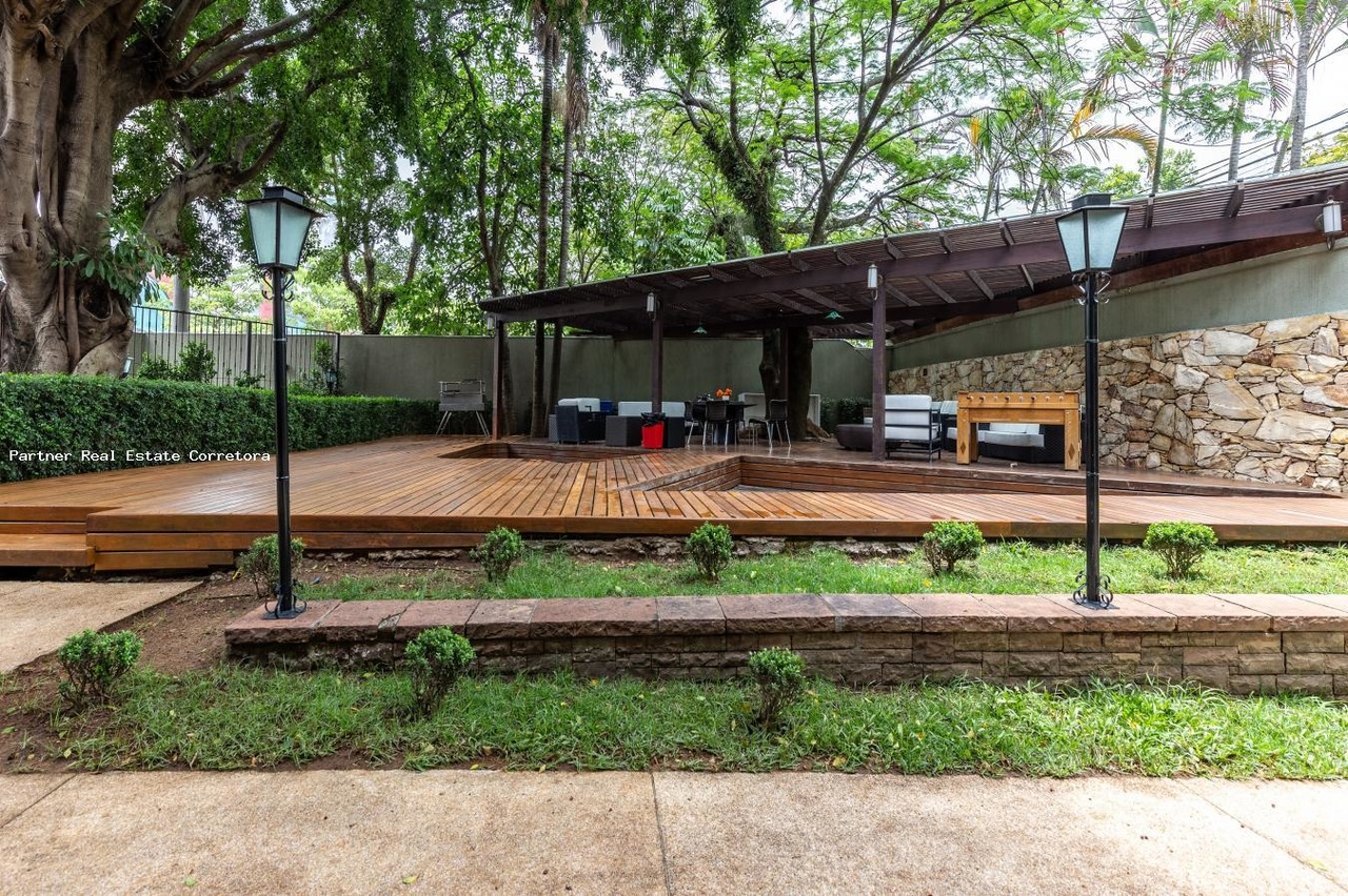 Casa com 13 quartos à venda, 434m² em Rua Ministro Jesuíno Cardoso, Vila Nova Conceição, São Paulo, SP