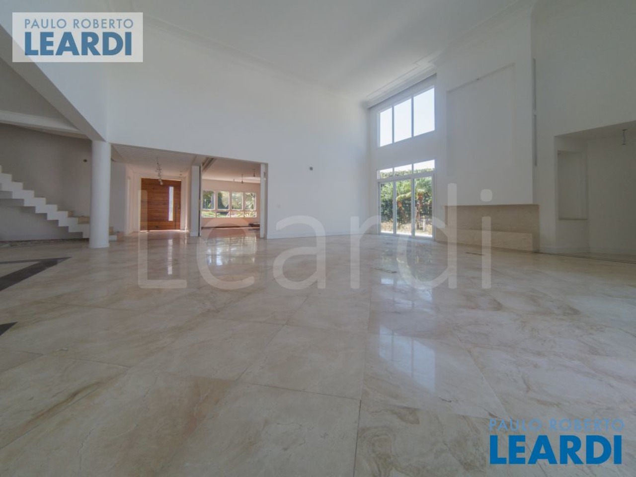 Casa com 5 quartos à venda, 1100m² em Jardim Graziela, Barueri, SP