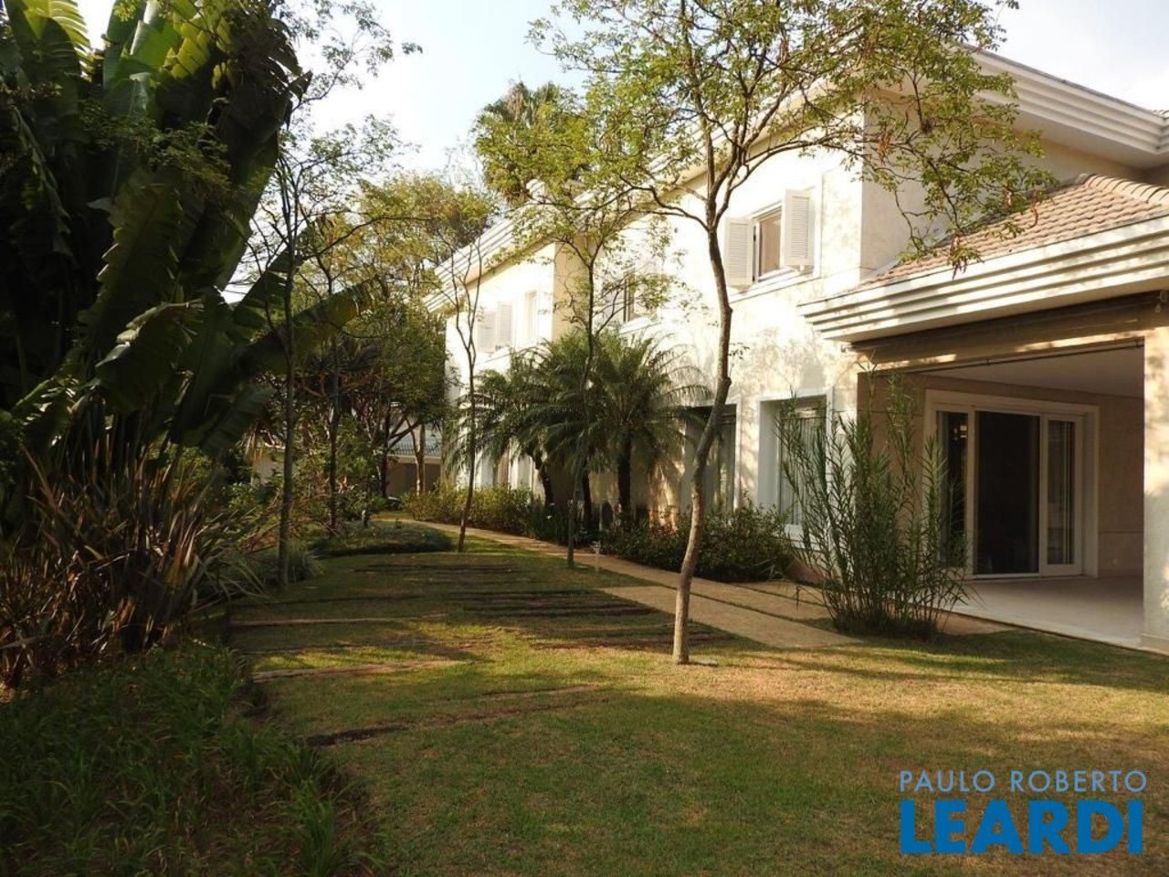 Casa com 4 quartos à venda, 900m² em Santana de Parnaíba, SP