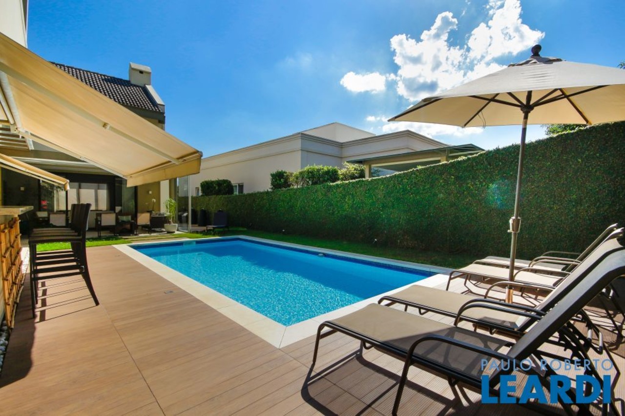 Casa com 4 quartos à venda, 380m² em São Fernando Residência, Barueri, SP