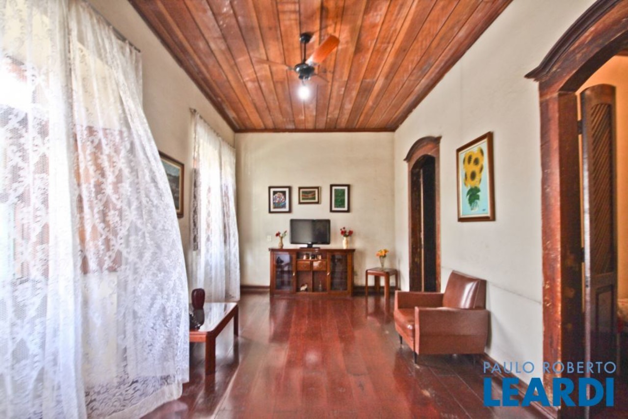 Casa com 3 quartos à venda, 170m² em Centro, Santana de Parnaíba, SP