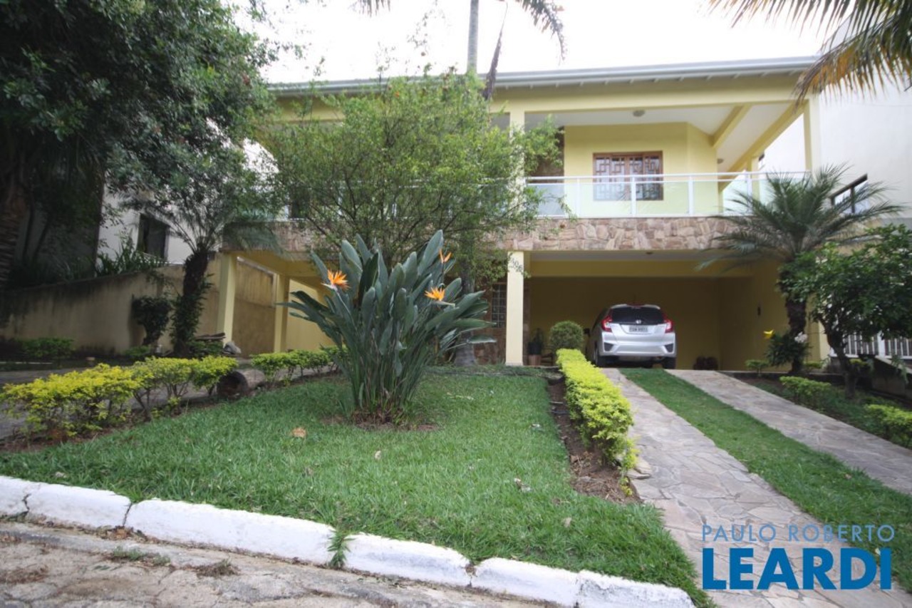 Casa com 3 quartos à venda, 300m² em Rua Aymorés, Tarumã, Santana de Parnaíba, SP