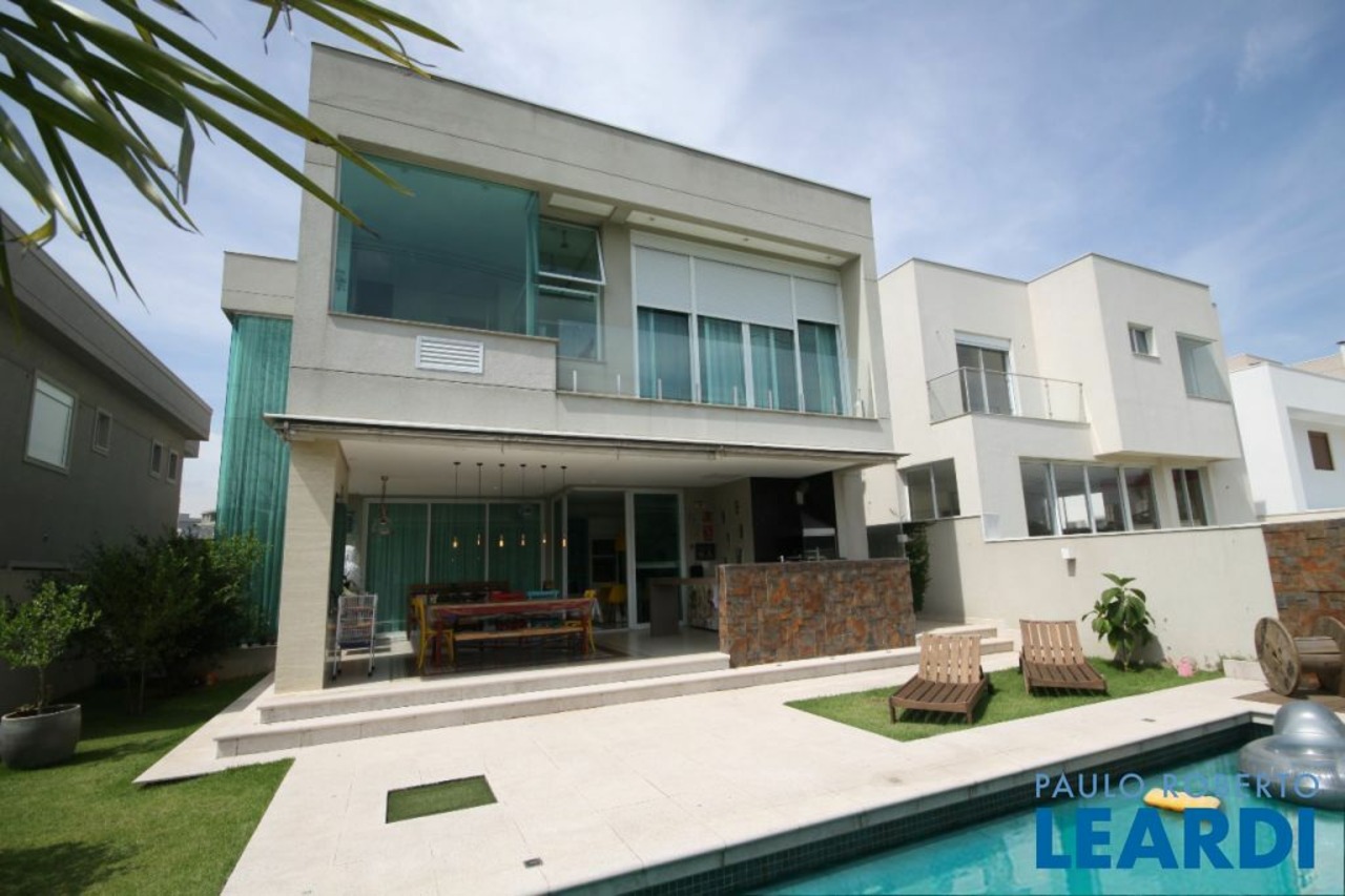 Casa com 4 quartos à venda, 478m² em Avenida Campos de Jordão, Tamboré, Barueri, SP