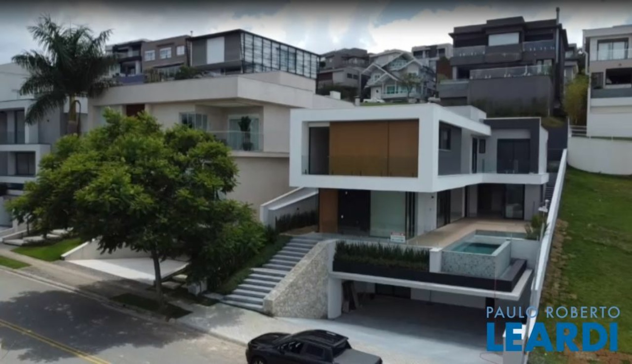 Casa com 4 quartos à venda, 500m² em Santana de Parnaíba, SP