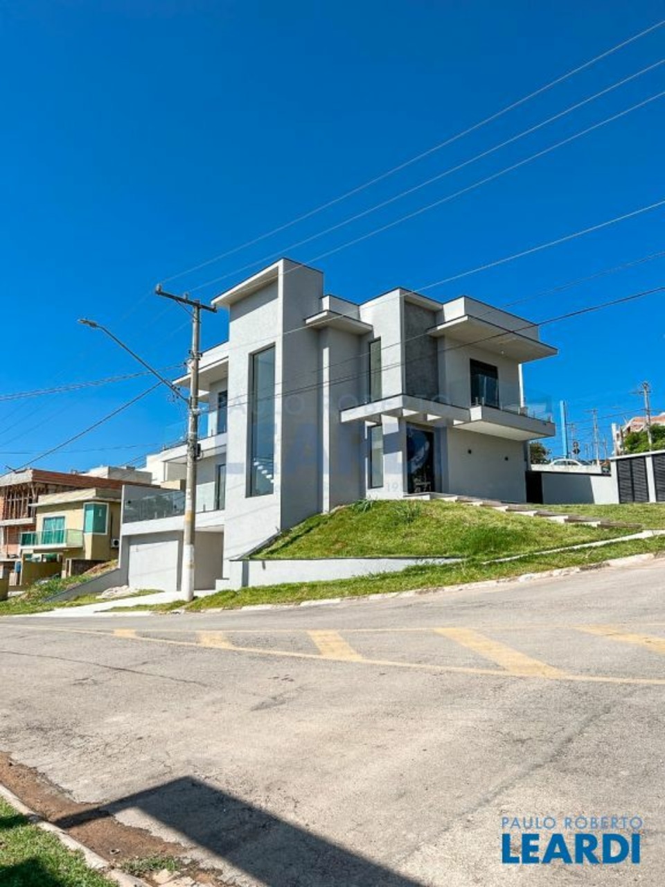Casa com 3 quartos à venda, 270m² em Rua Caminheiro, Suru, Santana de Parnaíba, SP