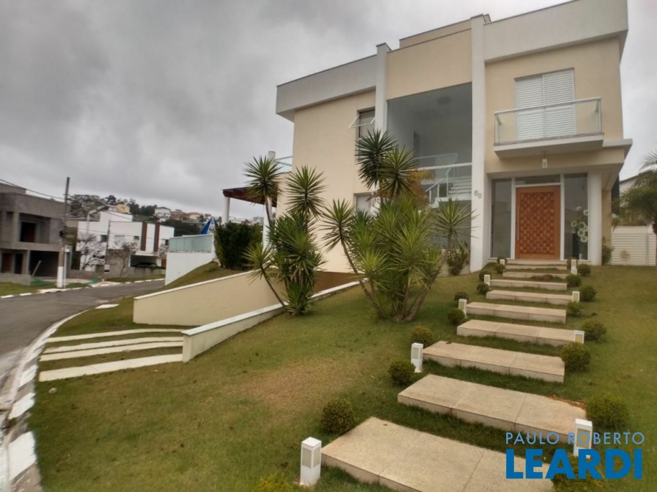 Casa com 3 quartos à venda, 256m² em Rua Rouxinol, Suru, Santana de Parnaíba, SP