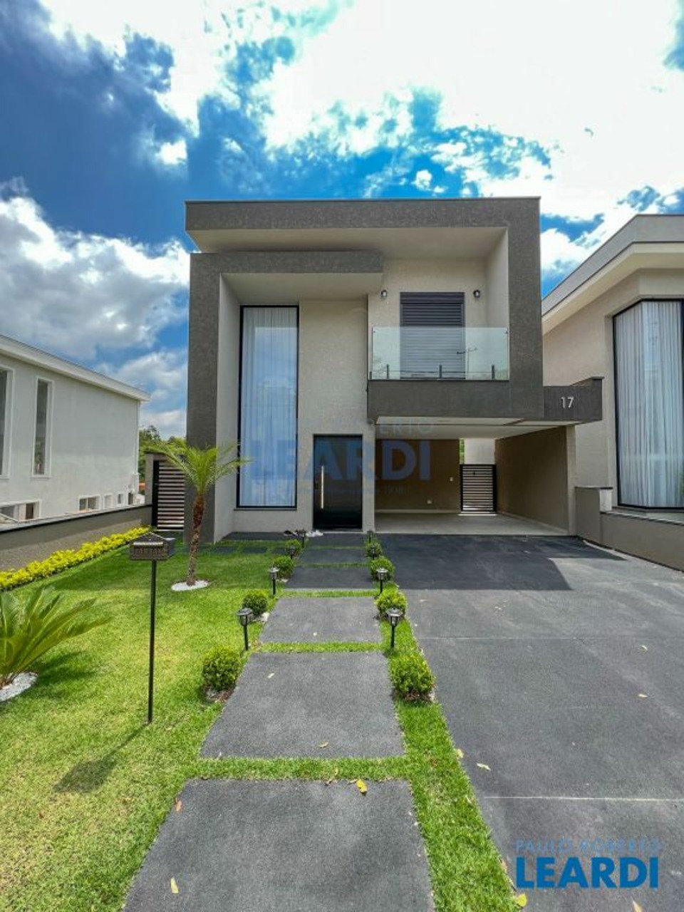 Casa com 3 quartos à venda, 270m² em Santana de Parnaíba, SP