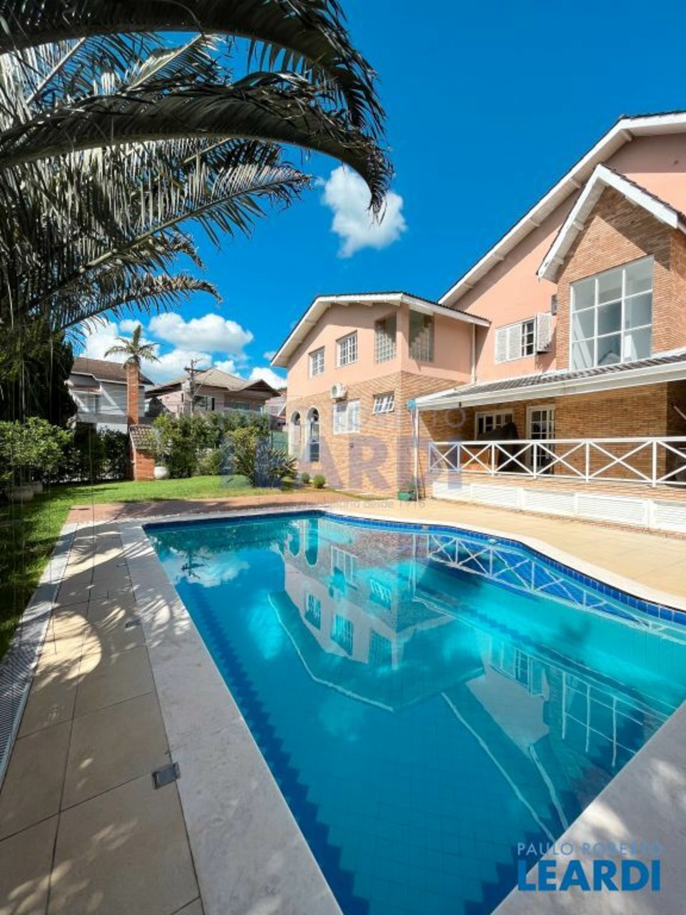 Casa com 4 quartos à venda, 338m² em Santana de Parnaíba, SP