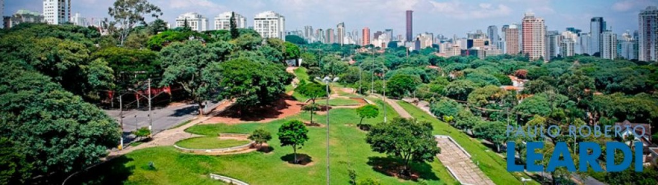 Sobrado com 4 quartos à venda, 420m² em Alto de Pinheiros, São Paulo, SP
