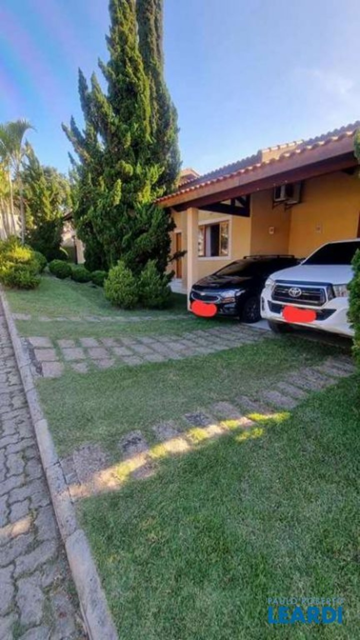 Casa com 3 quartos à venda, 186m² em Carapicuíba, SP