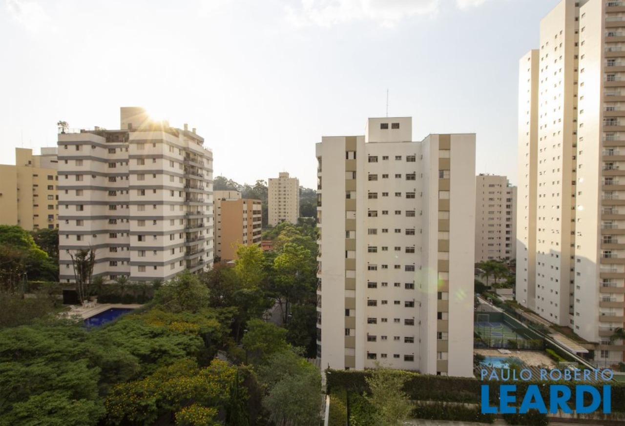 Apartamento com 4 quartos à venda, 326m² em Travessa Antônio Augusto Monteiro de Barros Neto, Real Parque, São Paulo, SP