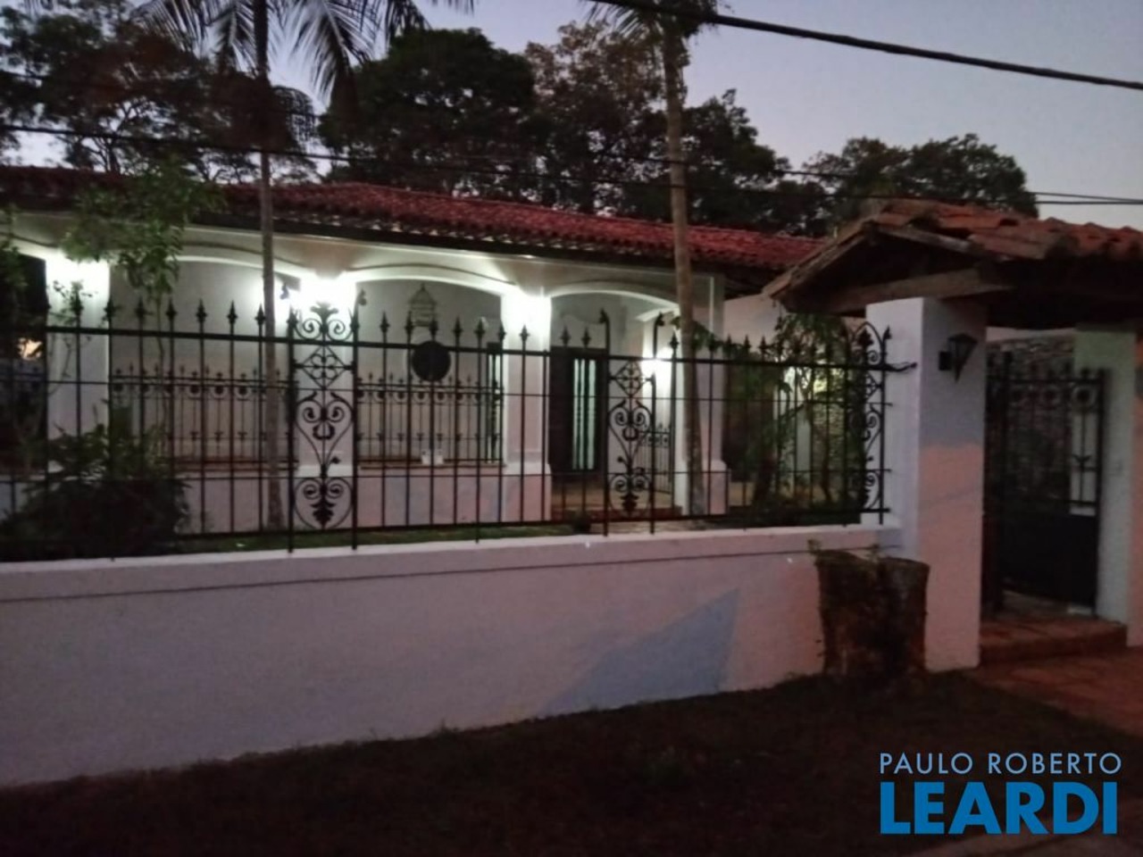 Casa com 4 quartos à venda, 370m² em Vila Santo Antônio, Cotia, SP