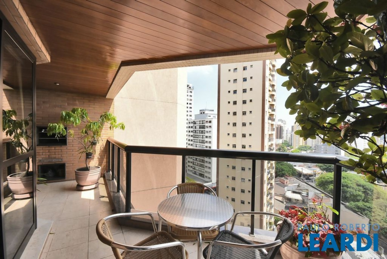 Apartamento com 4 quartos à venda, 266m² em Rua Evaristo de Morais, Paraíso, São Paulo, SP