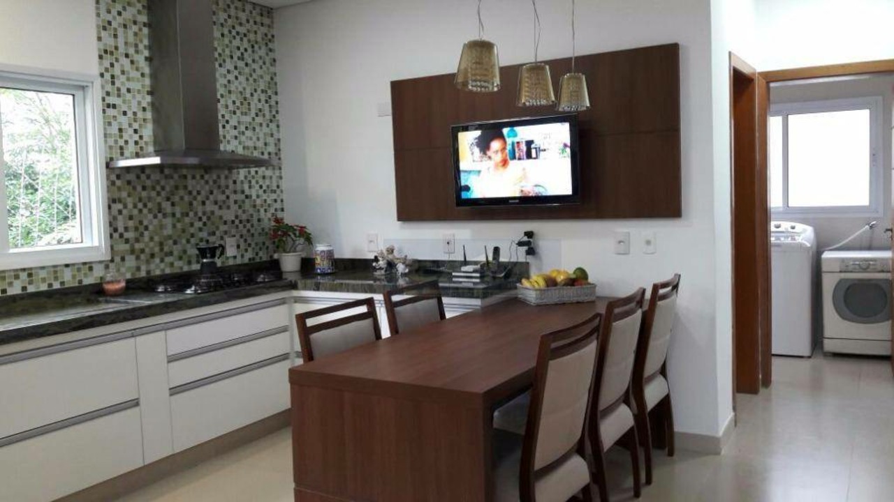 Casa com 4 quartos à venda, 660m² em Arujá, SP
